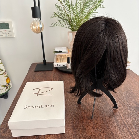 (Last call) EUC Jon Renau Cameron Synthetic Lace Front Hand Tied Wig - Picture 8 of 8